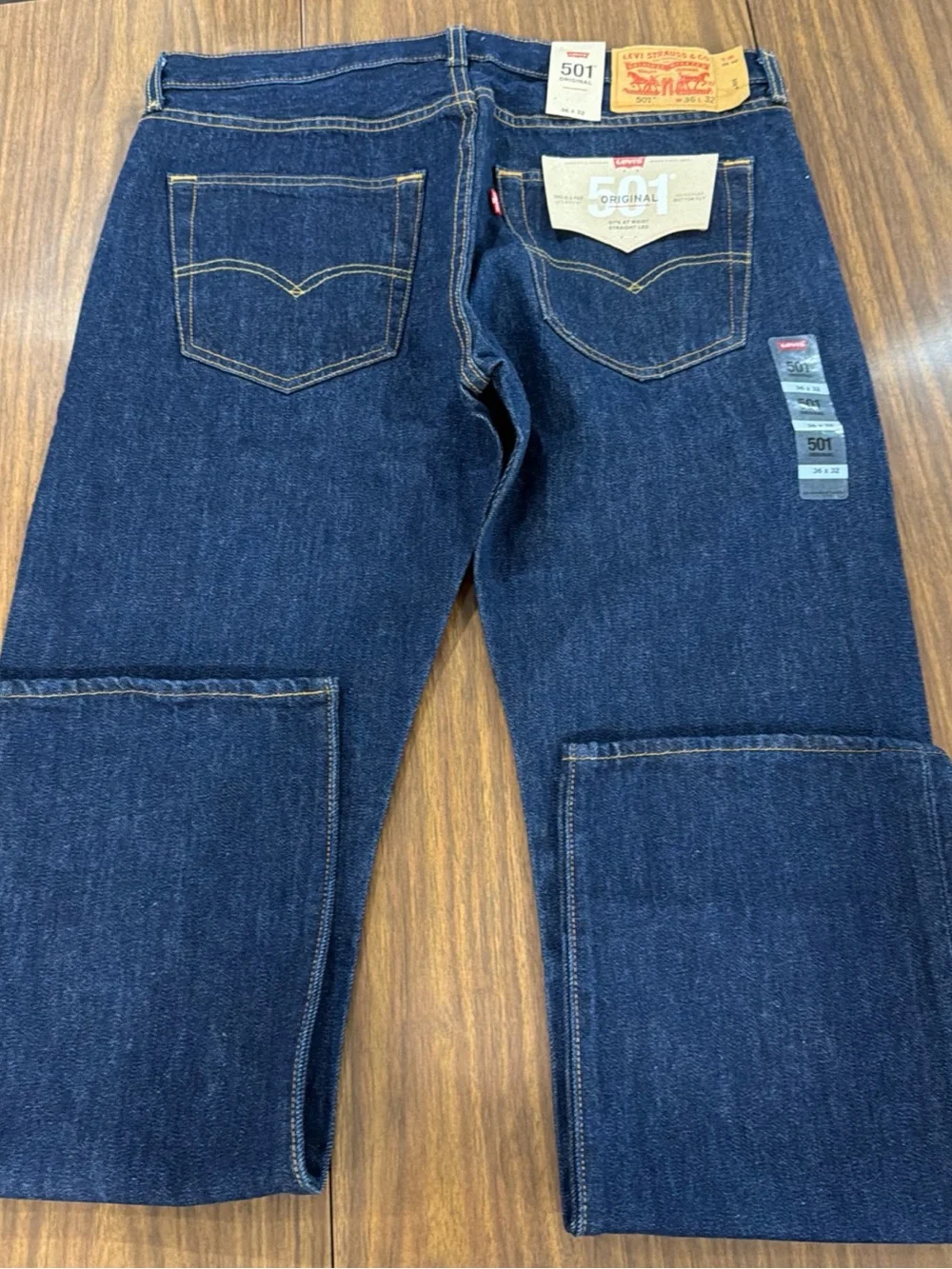 LEVI'S MEN'S 501 ORIGINAL STRAIGHT LEG JEANS  36 X 32 NWT Dark Blue 501-0115